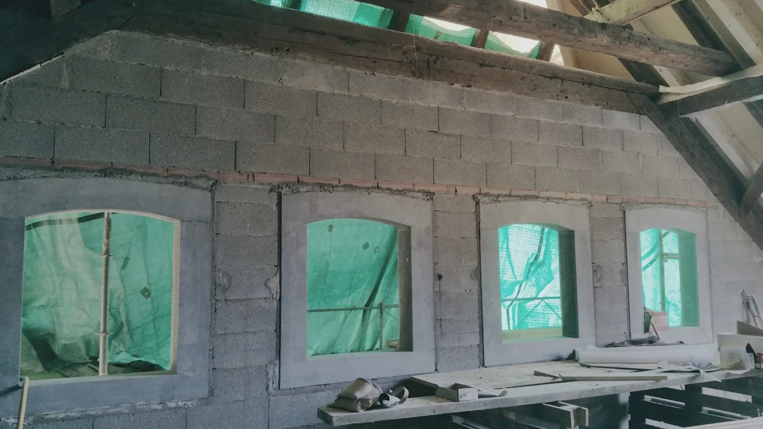 Transformation d'une grange en appartement à Yvorne — vue 3